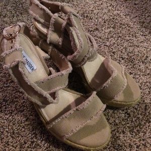 Steve Madden canvas wedges