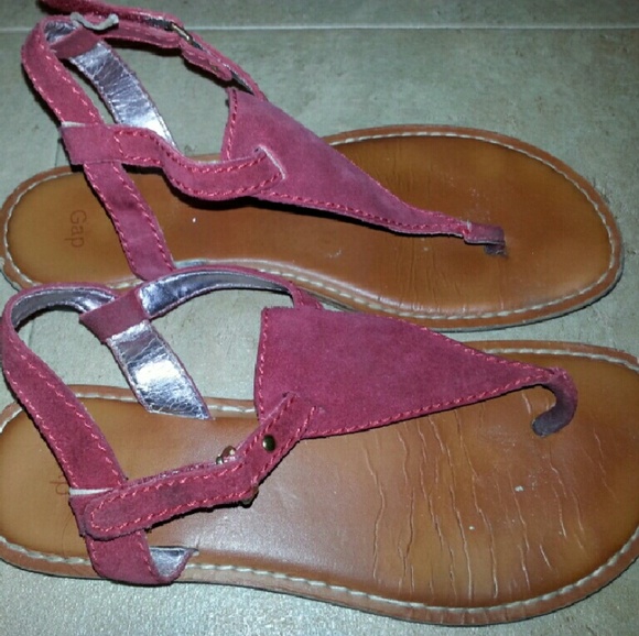 Gap sandal DONATED 10-6 - Picture 2 of 4