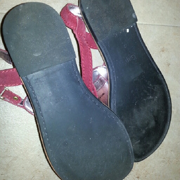 Gap sandal DONATED 10-6 - Picture 3 of 4