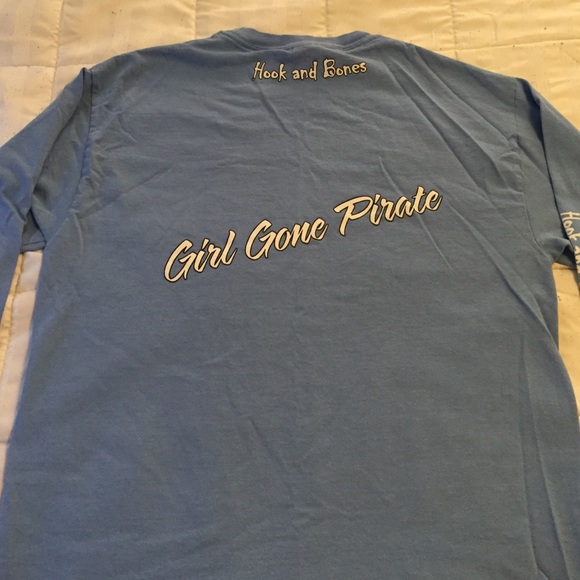Hook and Bones T-Shirt "Girl Gone Pirate" (medium)