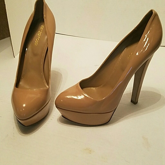 Sergio Rossi Nude Platform pumps size 40/ 9.5