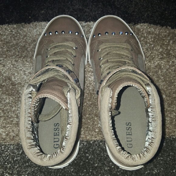 FINAL SALE! Tan Guess high top shoes size 8!!!! - Picture 4 of 4