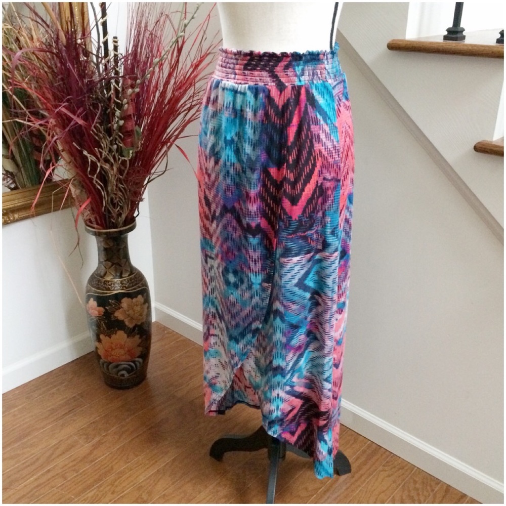⚜️ 🌺🌸 Hi - Lo FLIRTY MAXI SKIRT