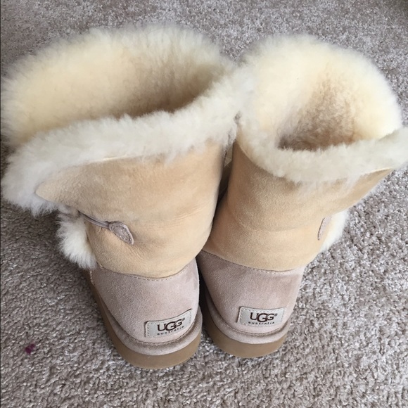 Ugg boots - Picture 2 of 4