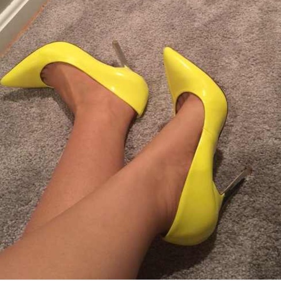 7.5 yellow shoes