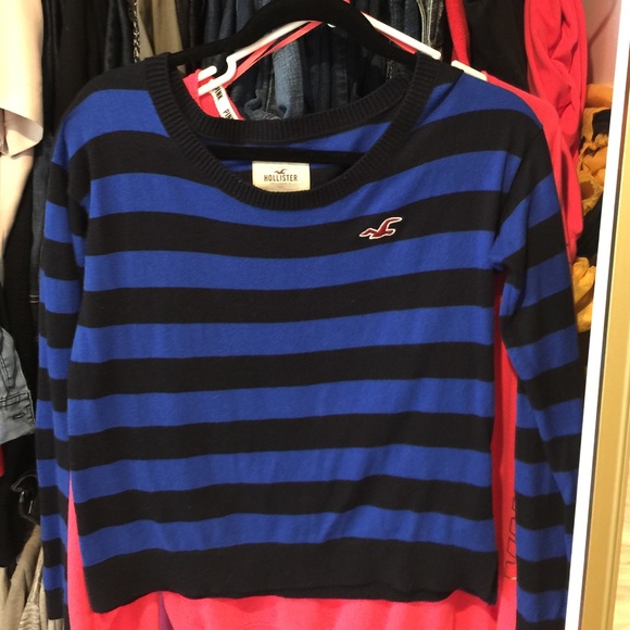 Hollister sweater!!