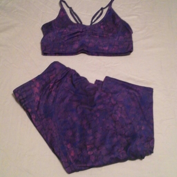 Hurley workout Capri and top