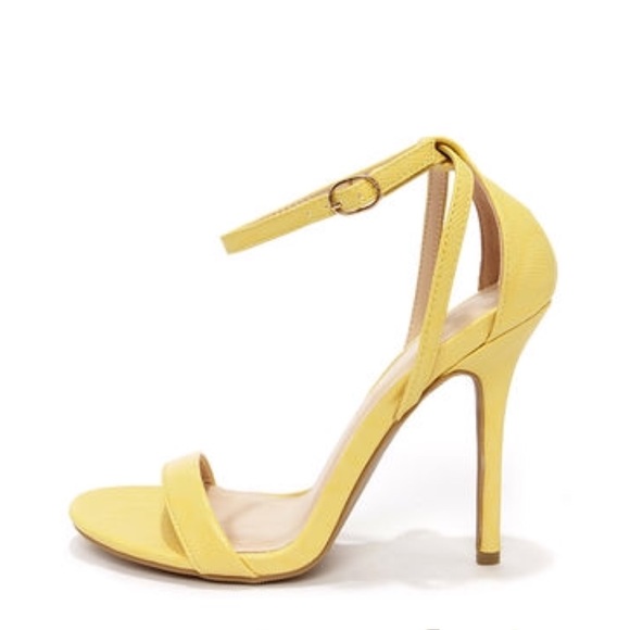 NWT Gorgeous Lemon Ankle Strap Heel