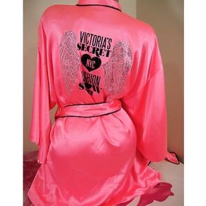 Victoria's Secret Fashion Show Robe👼🏼