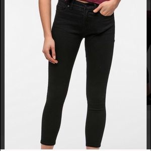 Reposh: SUPER CUTE AND COMFORTABLE BDG CROP JEANS