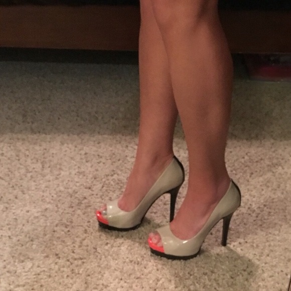 Jessica Simpson Heels - Picture 4 of 4
