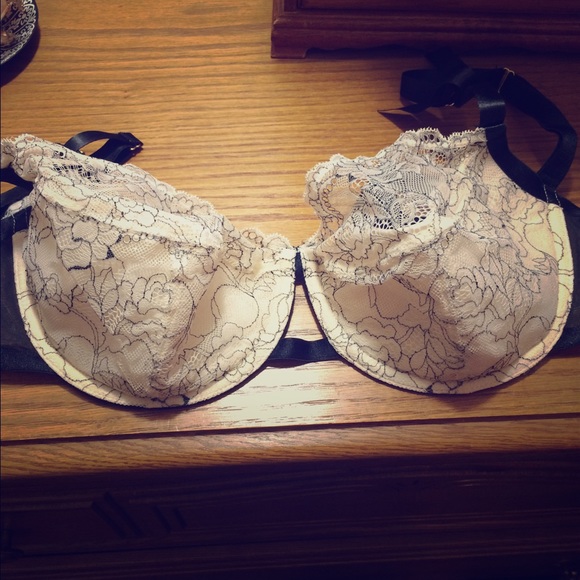 38DDD Cacique bra
