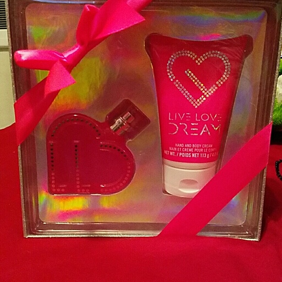 Live love dream perfume set