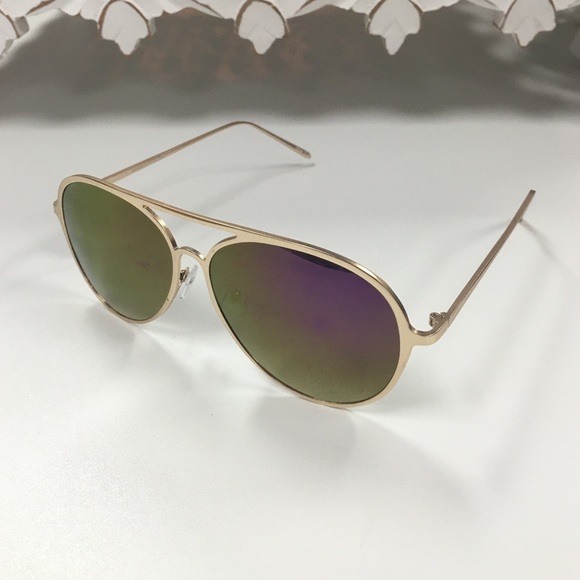 Gold Frame Aviators - Picture 2 of 3