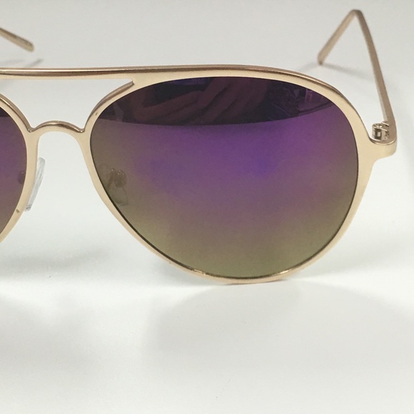 Gold Frame Aviators - Picture 3 of 3