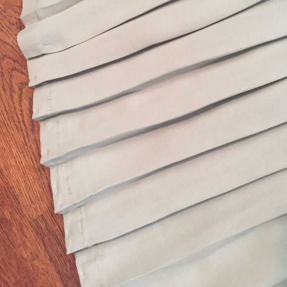 🚫SOLD🚫Vintage pleated skirt - Picture 4 of 4