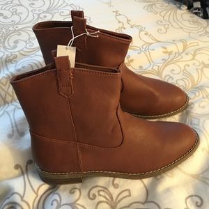 Ankle booties