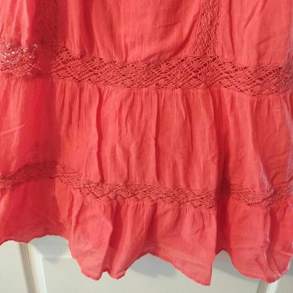 Fun flowy sundress - Picture 2 of 4