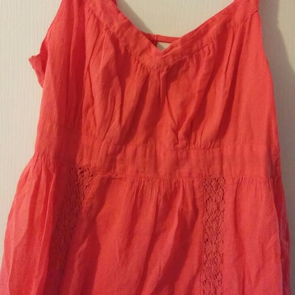 Fun flowy sundress - Picture 3 of 4