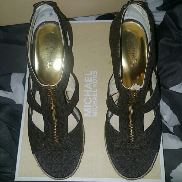 SOLD - Picture 4 of 4