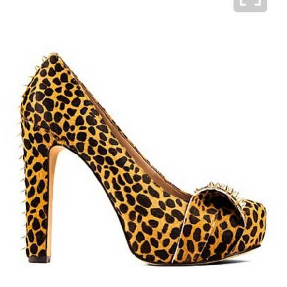Vince Camuto Jamma 2 pump