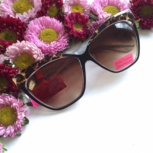 Cheetah cat eye Betsy Johnson glasses