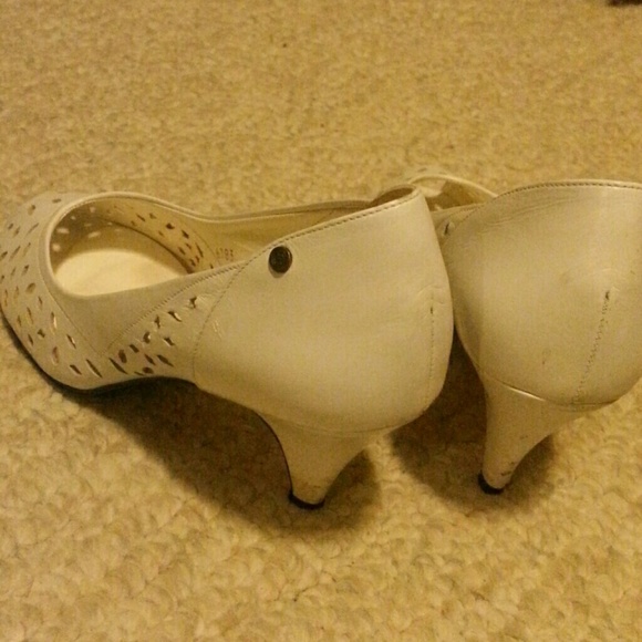 Shoes - Picture 2 of 4