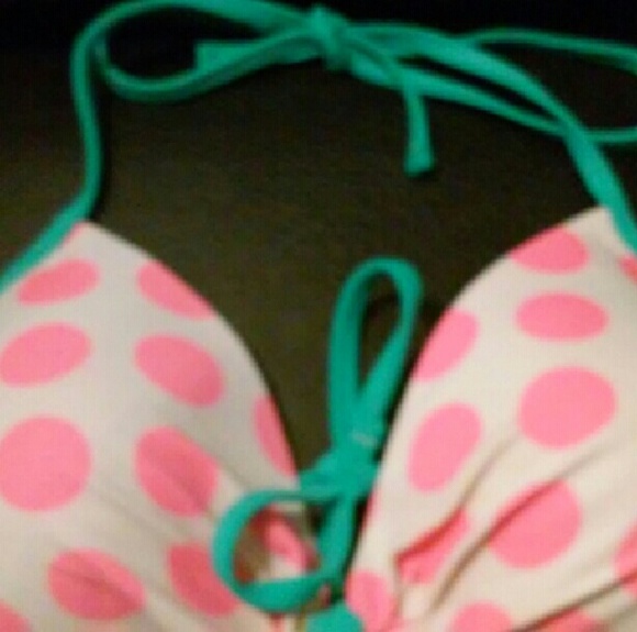 !*2 piece bikini!* - Picture 2 of 3