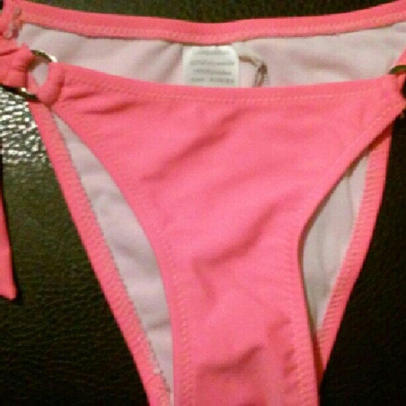 !*2 piece bikini!* - Picture 3 of 3