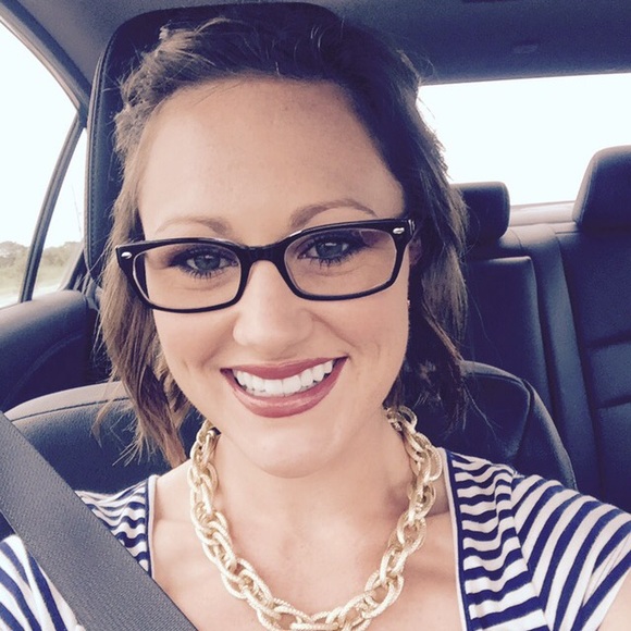 Meet your Posher, Heather - Picture 2 of 3