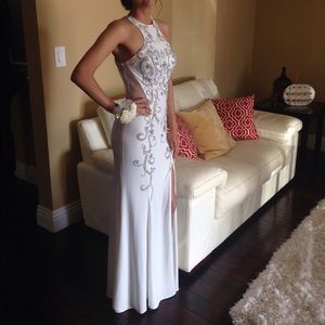 Beautiful night gown.