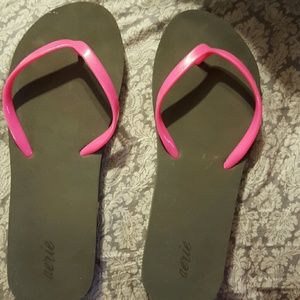 Pink and brown aerie flip flops