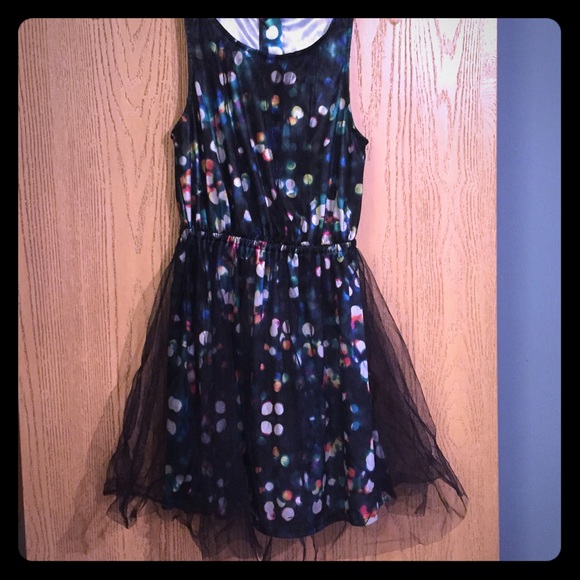 Cute party dress.