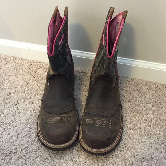 Ariat fat baby pink and camo boots