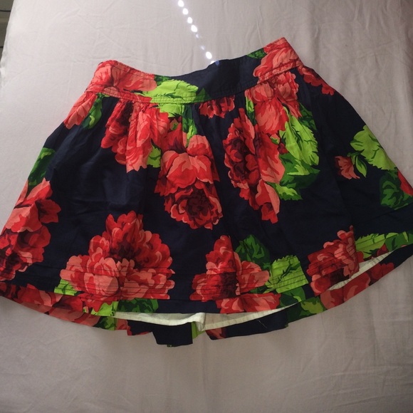 NWT Floral Abercrombie and Fitch skirt