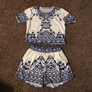 Blue and white porcelain printed top and short set