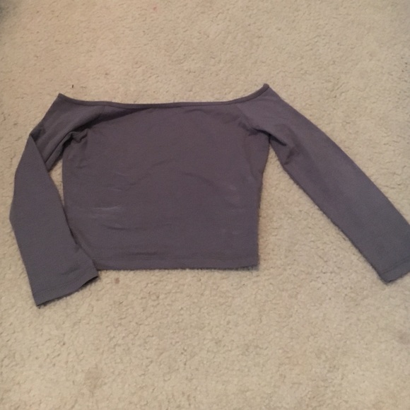 Cute grey crop top! - Picture 1 of 3