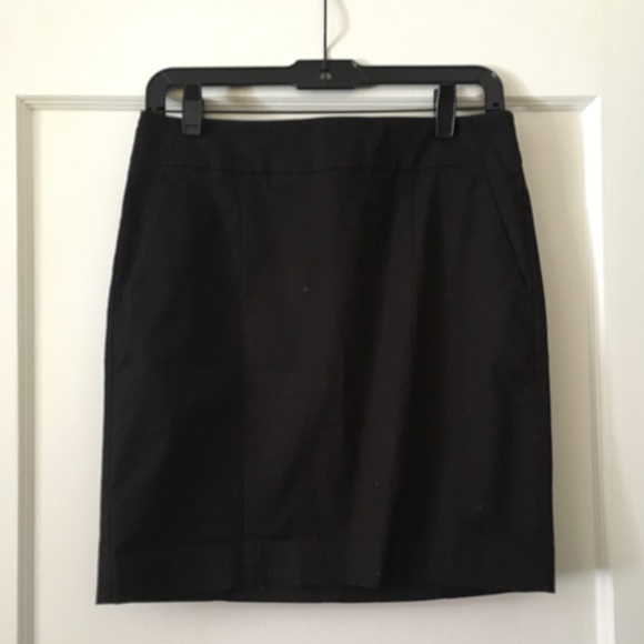 Simple black Ann Taylor Madison skirt!
