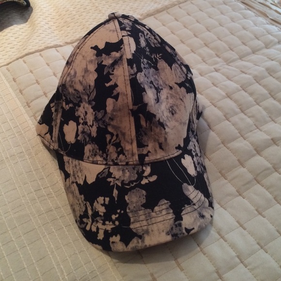 Floral ball cap BUCKLE