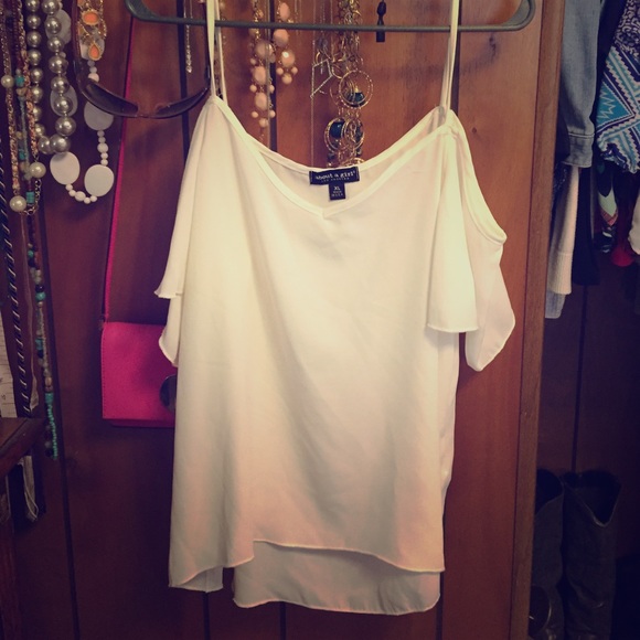 White blouse w/ straps & over-shoulder sleeves