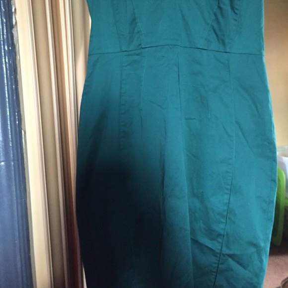 Dress - Picture 2 of 4