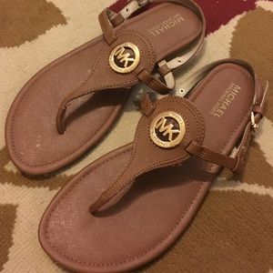 MICHAEL Michael Kors size 9 flat sandals