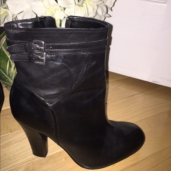 Shoes - Picture 2 of 3