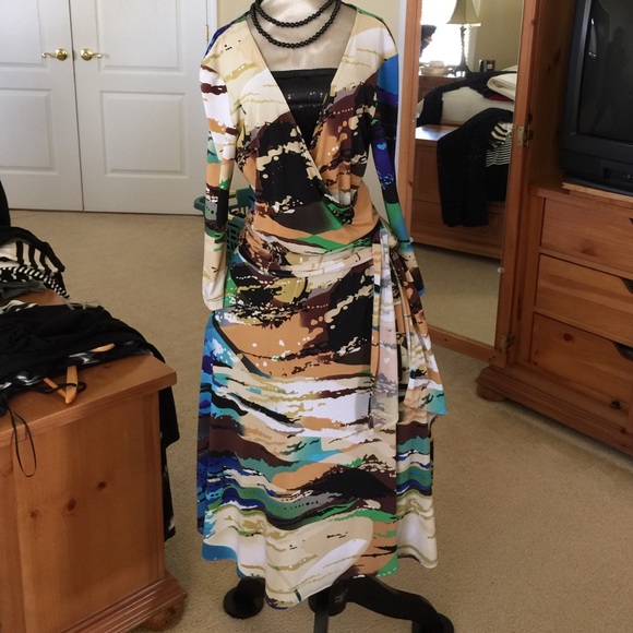 3/4 sleeve patterned wrap dress - Picture 1 of 3