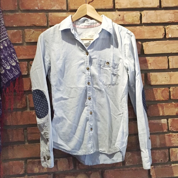 Button Down with corduroy pattern detail