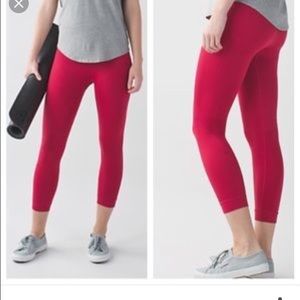 Lululemon in the zone crop size 6