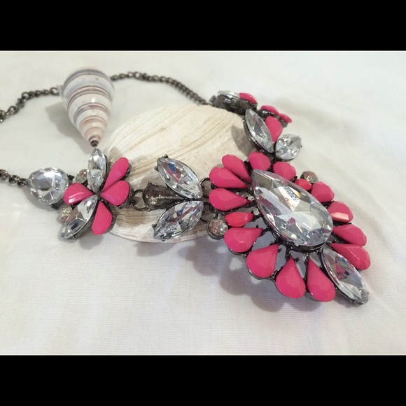 ☀️Posh Statement Necklace☀️ - Picture 2 of 4