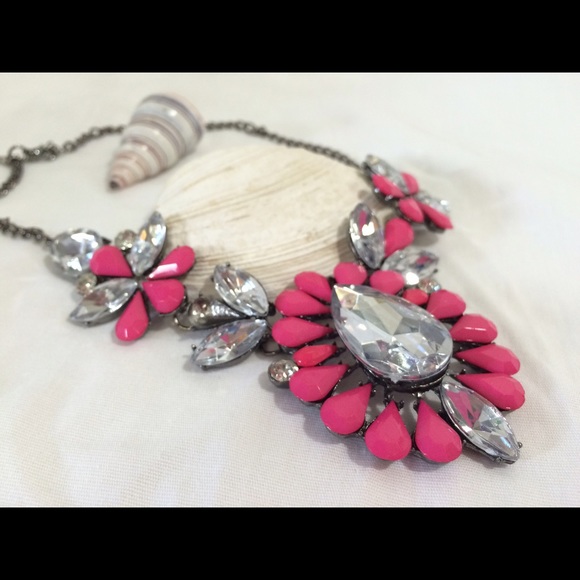 ☀️Posh Statement Necklace☀️ - Picture 4 of 4