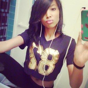 Meet your Posher, Aisha