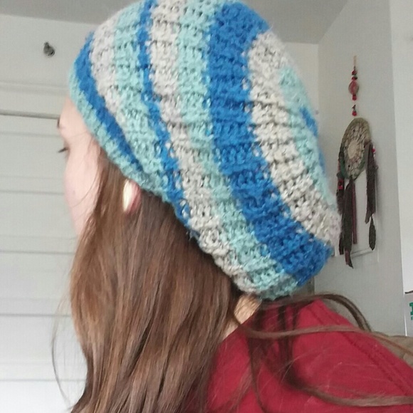 Slouchy blue beanie - Picture 2 of 2
